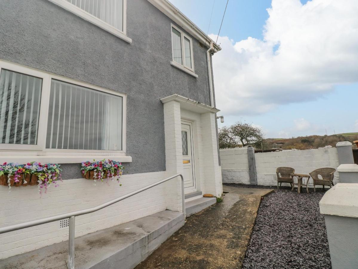 Cwtch Ar Y Mor Villa Burry Port Exterior photo