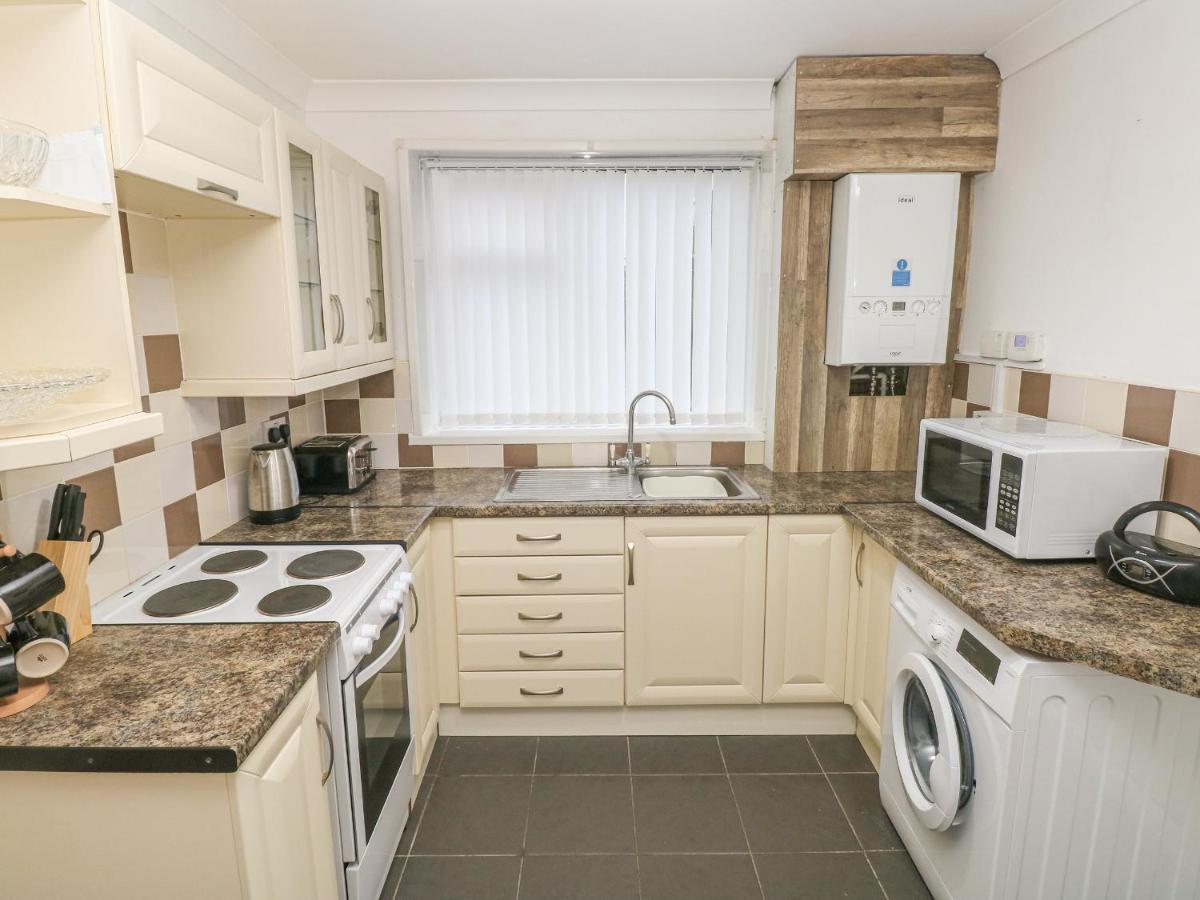 Cwtch Ar Y Mor Villa Burry Port Exterior photo