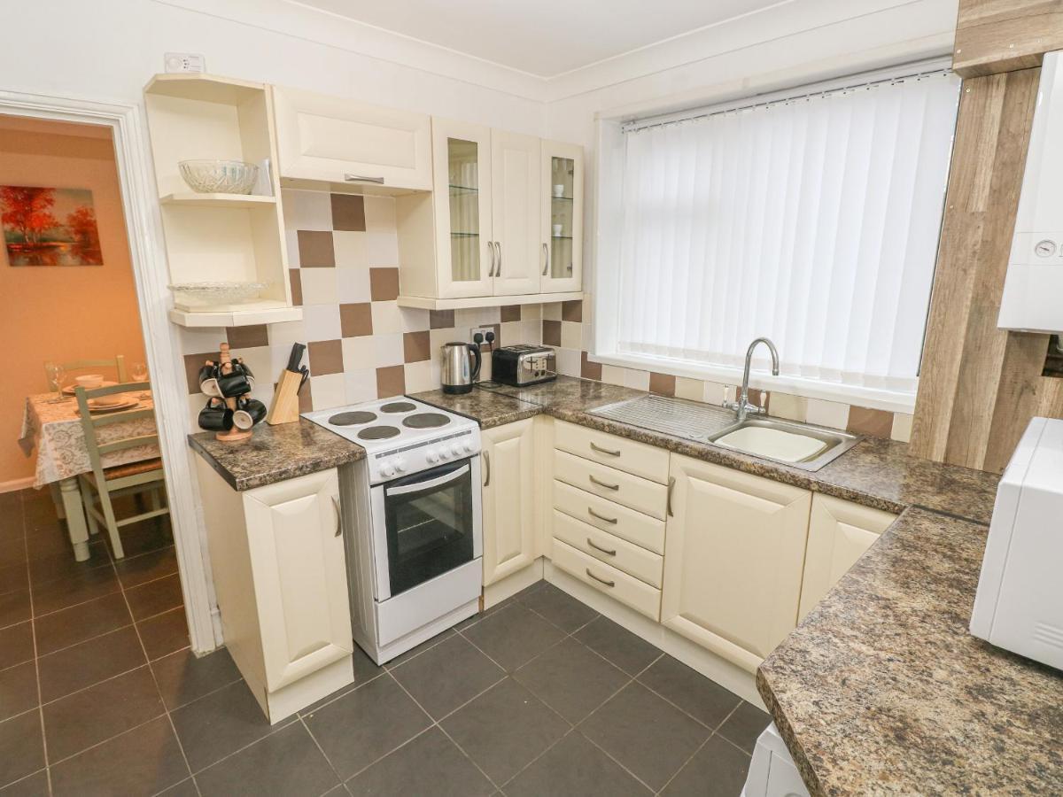 Cwtch Ar Y Mor Villa Burry Port Exterior photo